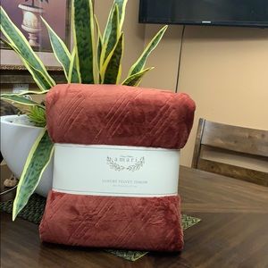 Velvet Luxury Collection blanket